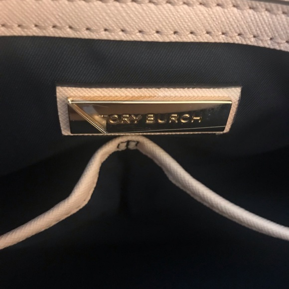 🔥PRICE IS FIRM🔥NWT Tory Burch Robinson Tote - Picture 6 of 7